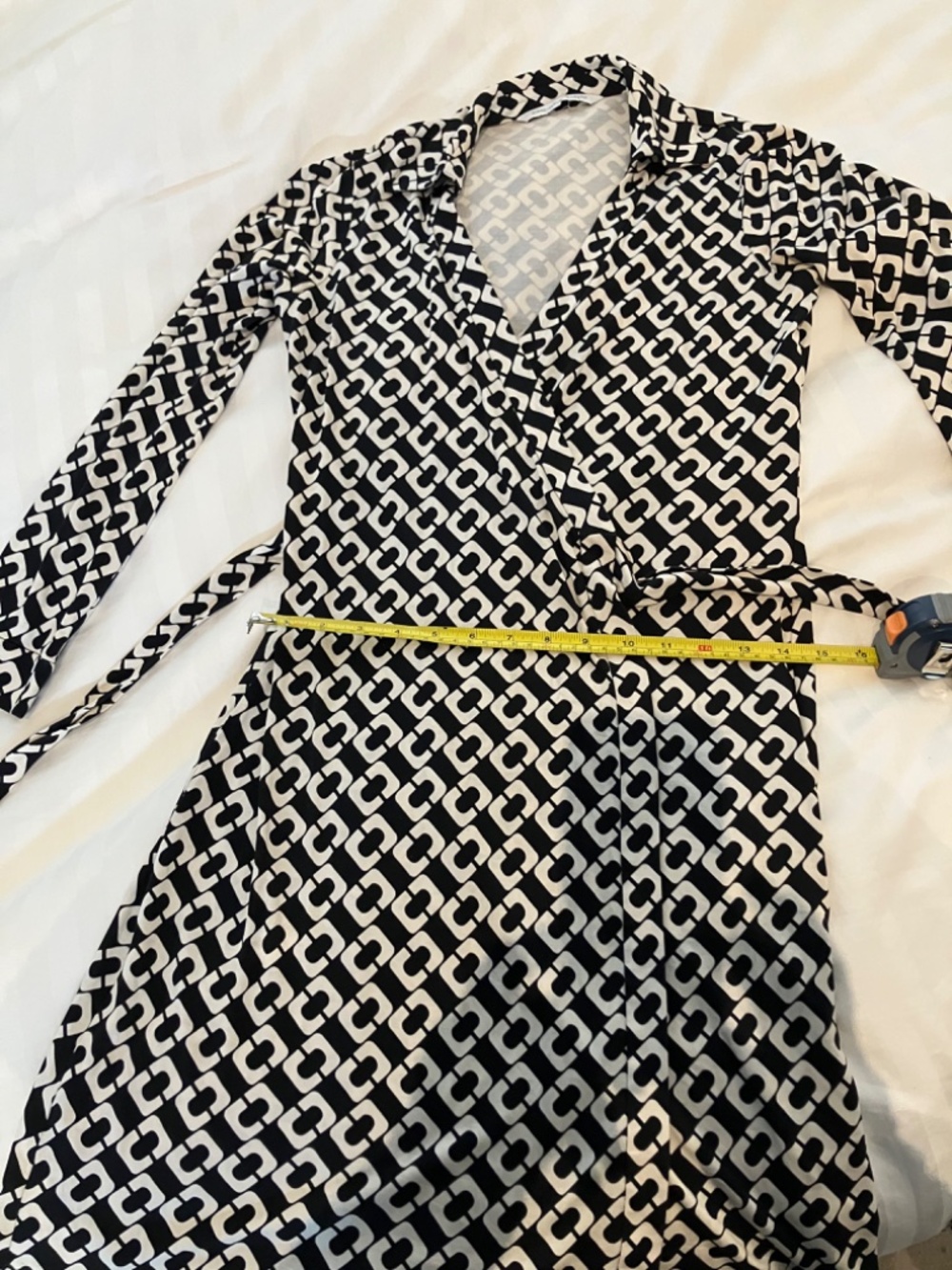 DVF Diane von Furstenberg Julian 100% Silk Jersey Wrap Dress - Picture 3 of 9